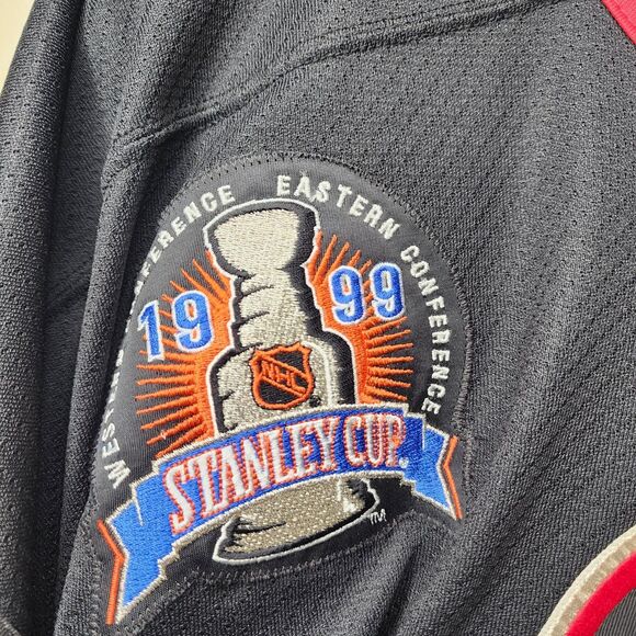 CCM Buffalo Sabres Jersey Michael Peca Goat Head Stanley Cup Patch 1999 XXL - Picture 4 of 14